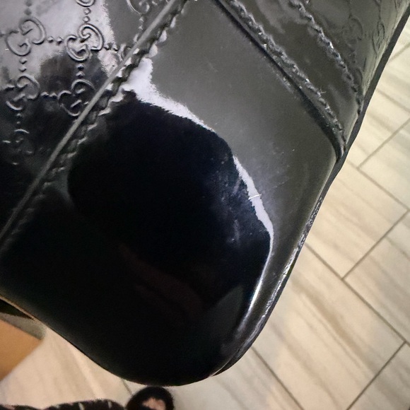 Gucci Patent Leather Black 2 way - Picture 8 of 11